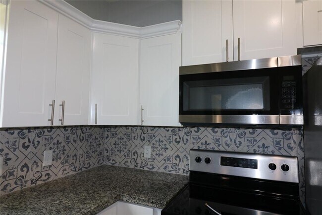 Building Photo - 8302 Park St