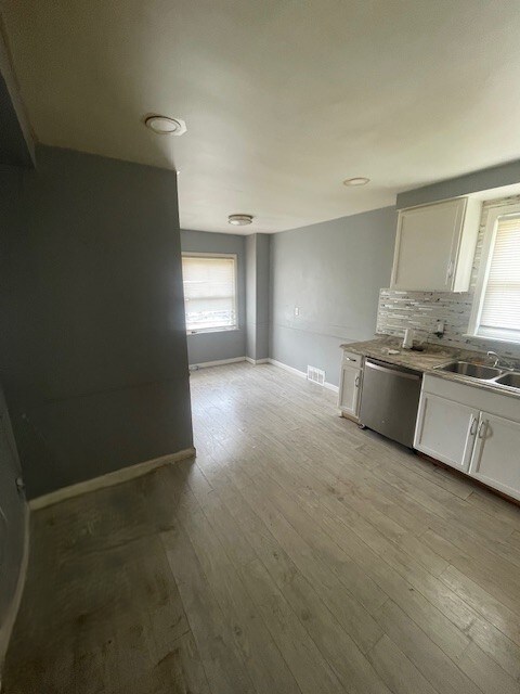 Building Photo - 20555 Albany St