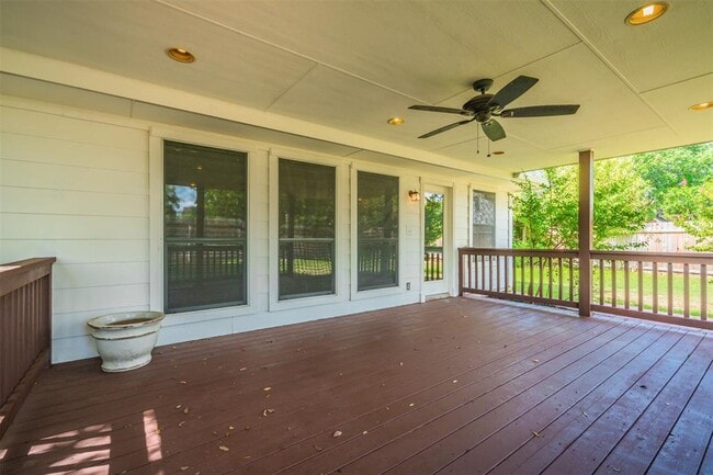 Building Photo - 1832 Camas Dr