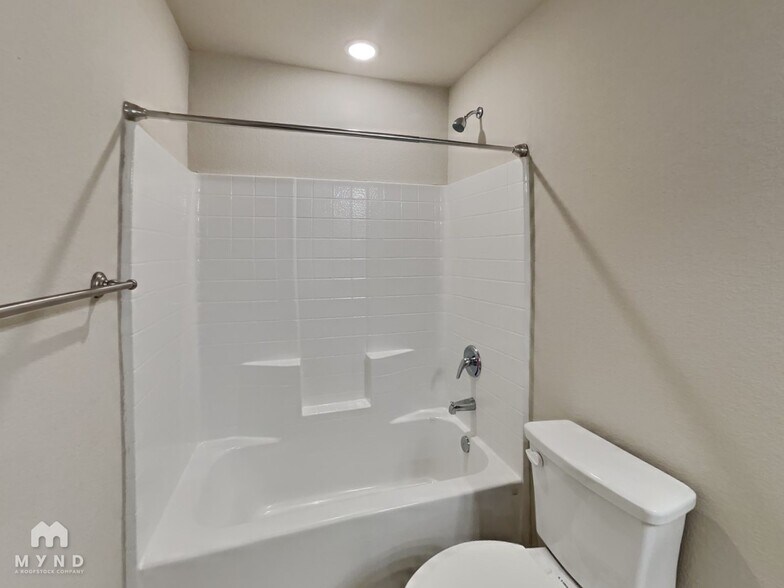 Building Photo - 724 Rolling Terrace Cir