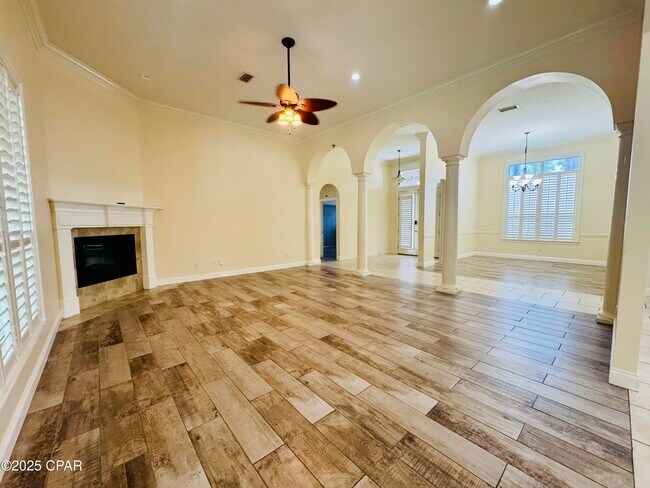 Building Photo - 100 Palm Bay Blvd