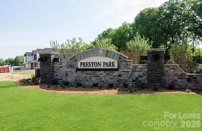 Building Photo - 826 Windage Wy