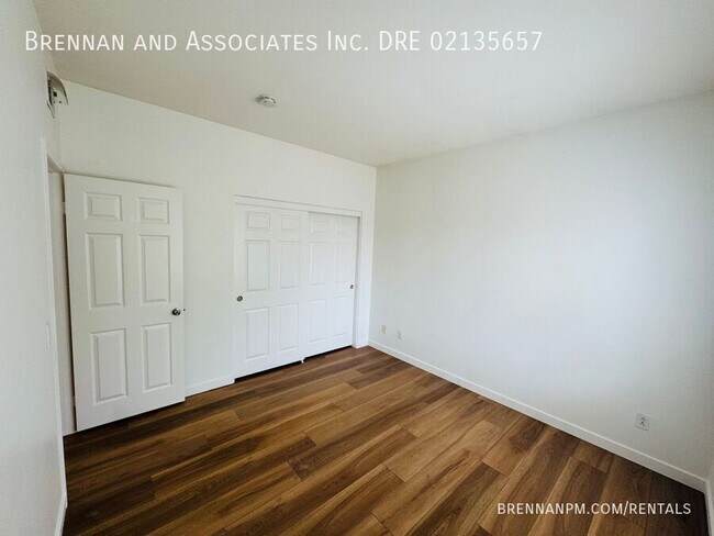 Building Photo - 835 Calle Lagasca