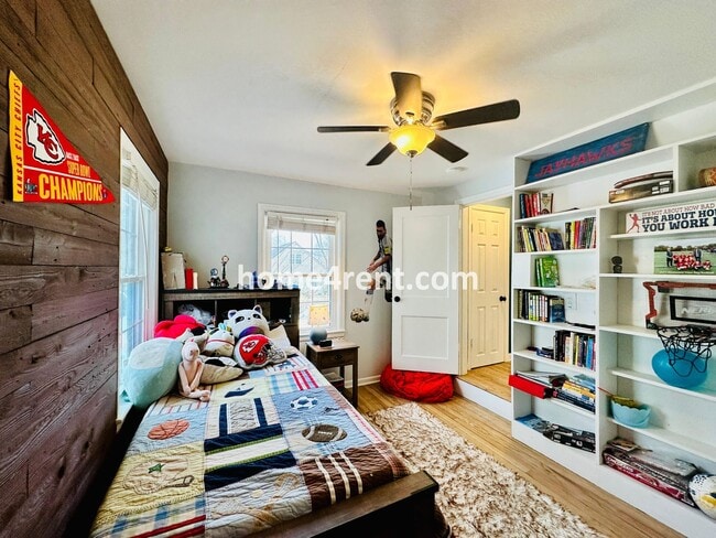 Building Photo - Charming, Prairie Village Home in a Quiet Neighborhood with Wood Floors and a Fenced Yard!