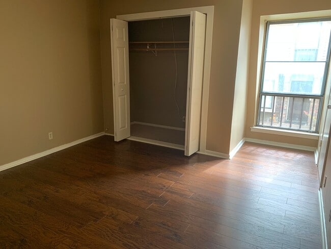 Building Photo - UNDER REPAIR