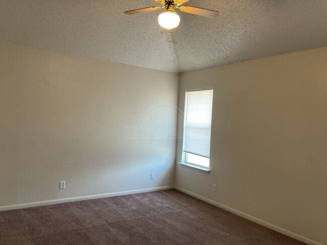 Building Photo - 2911 Bluebonnet Dr