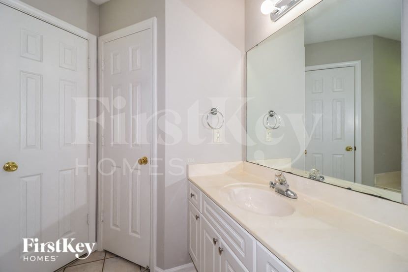 Building Photo - 5659 Blackburg Dr