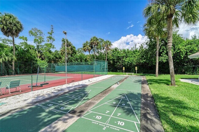 Building Photo - 4863 Village Garden Dr