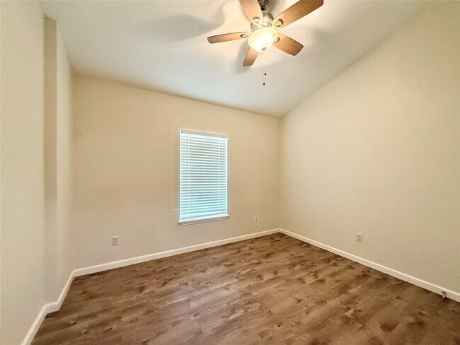 Building Photo - 51 Lupine Ct
