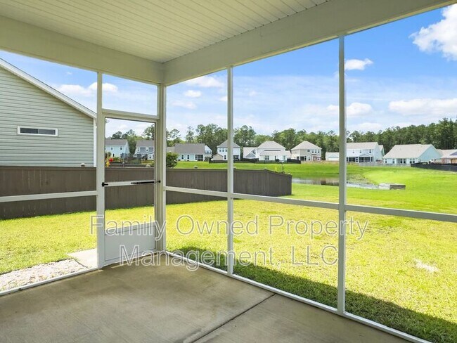Building Photo - 302 Red Leaf Blvd