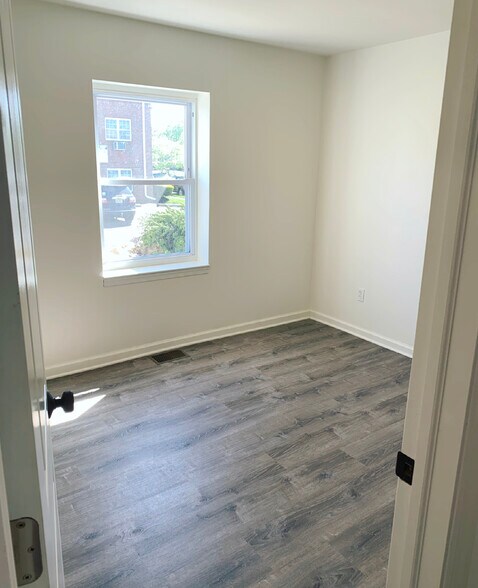 Building Photo - 606 Beach Ave