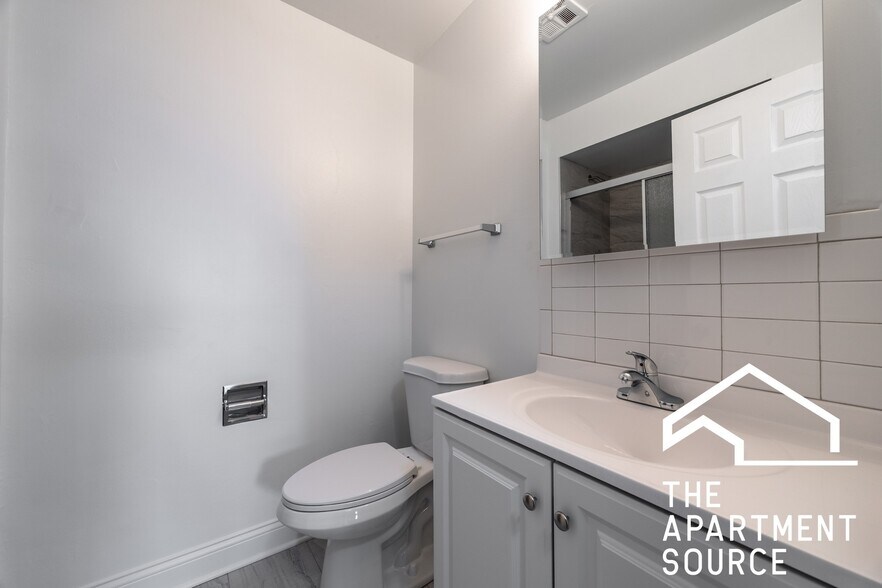 Building Photo - 112 N Kenilworth Ave