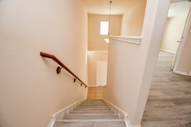 Building Photo - 10439 Lauren Creek Dr