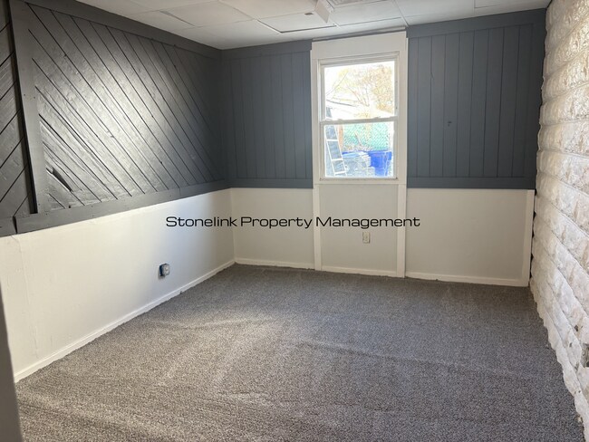 Building Photo - 21 Kenyon Ave