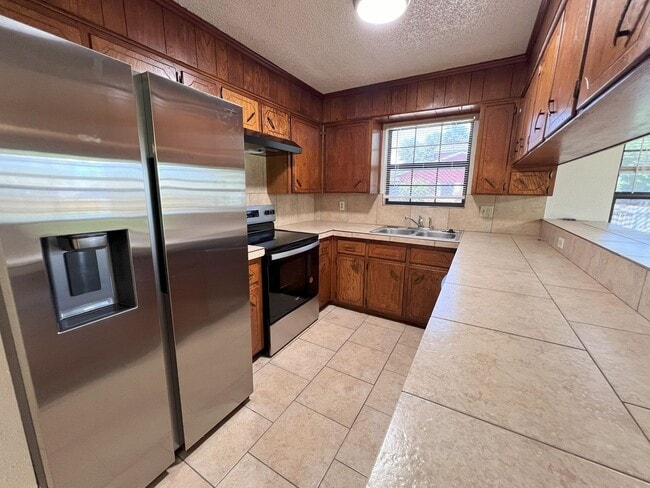 Building Photo - Charming 3-Bedroom Home for Rent in Harker...