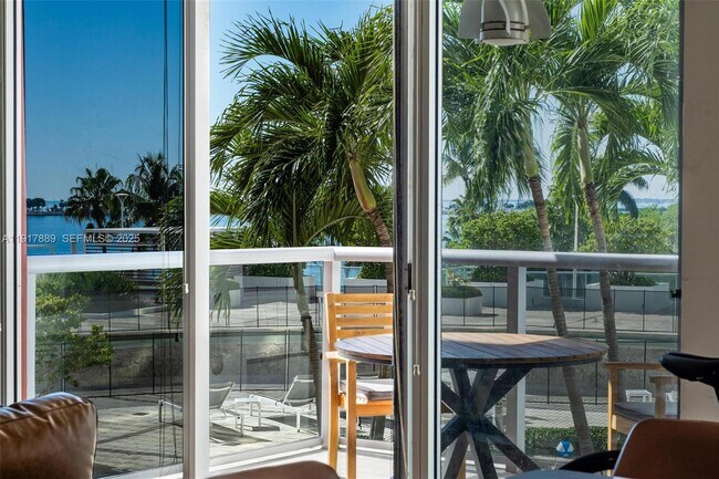 Building Photo - 1541 Brickell Ave