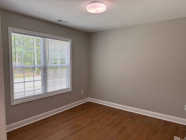 Building Photo - 2074