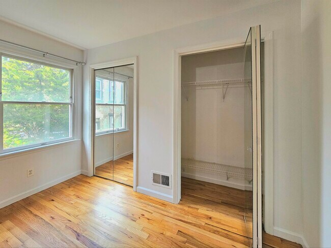 Building Photo - 113 Palisade Ave