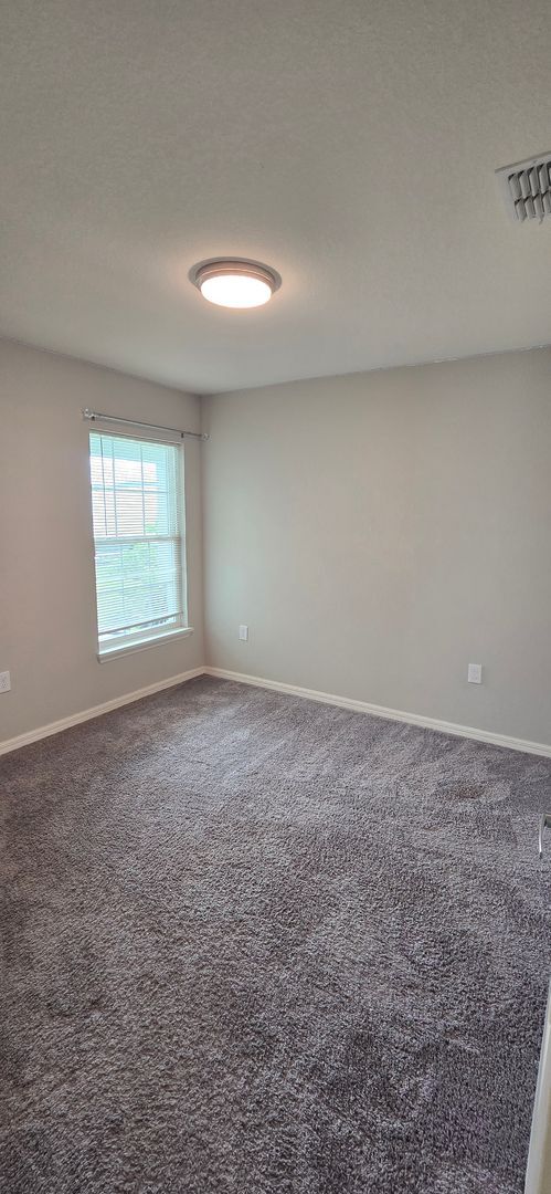 Building Photo - Welcome to your new home in Chapel Creek!