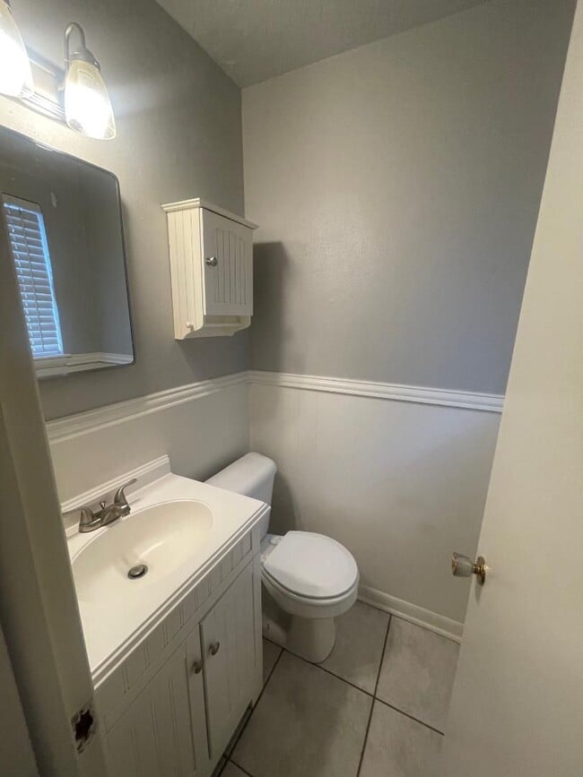 Building Photo - NORMAN HOME AVAILABLE FOR LEASE