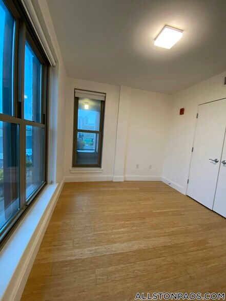 Building Photo - 40 Malvern St