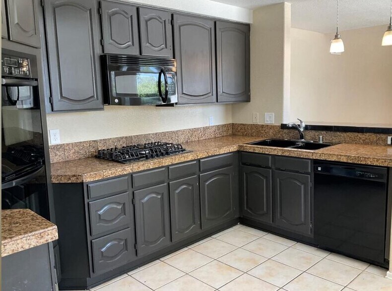 Building Photo - 31457 Corte Madera