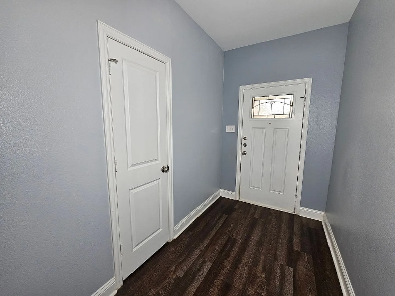 Building Photo - 3718 Harlingen St