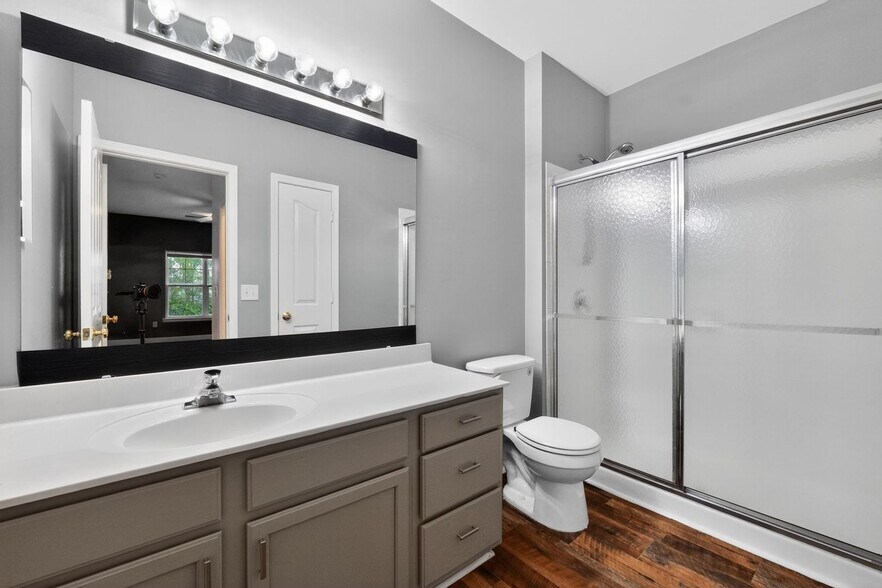 Building Photo - 16324 Redstone Mountain Ln