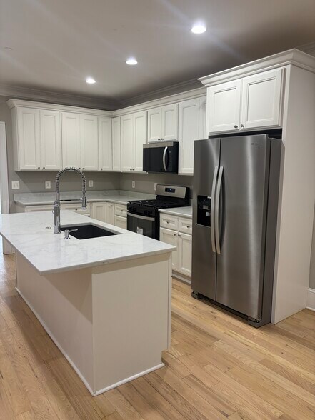 Primary Photo - 2025 3rd St NE