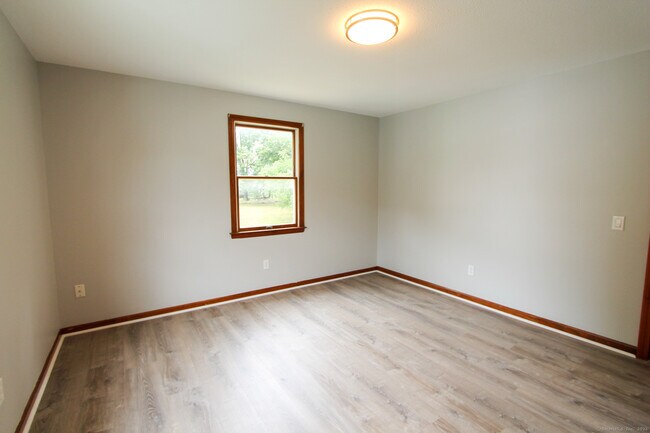 Building Photo - 17 Pinehurst Ave