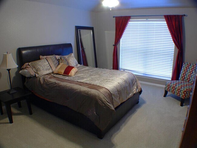 Building Photo - 930 Satellite View