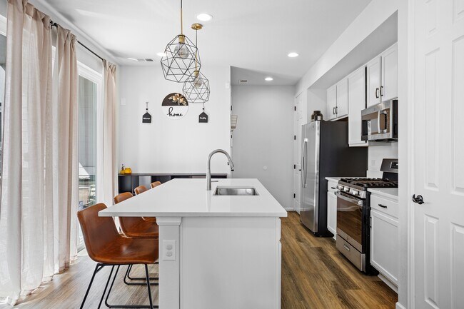 Building Photo - 1623 S Andes Cir