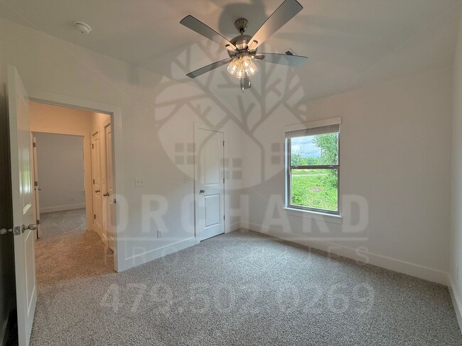Building Photo - Bella Vista Single-Family Home- 2 Bed/ 2 B...