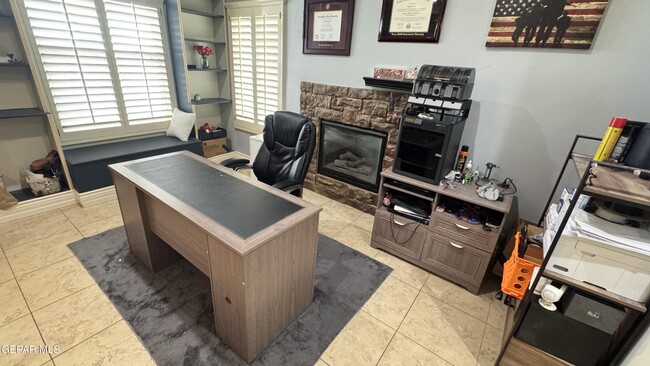 Building Photo - 7381 Black Mesa Dr