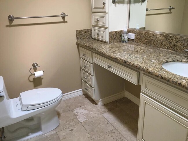 Building Photo - 126 E Arthur Ave