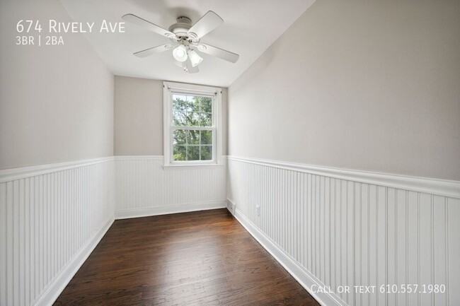 Building Photo - 674 Rively Ave