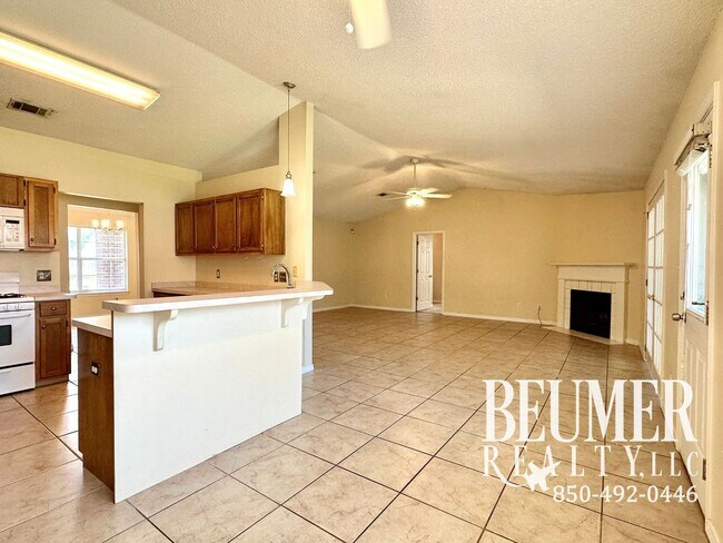 Building Photo - Beautiful 3Bed/2Bath Home Close to Correy Station