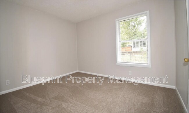 Building Photo - 1033 Minor Dr