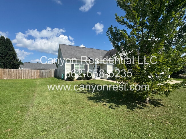 Building Photo - 567 Broad Dr