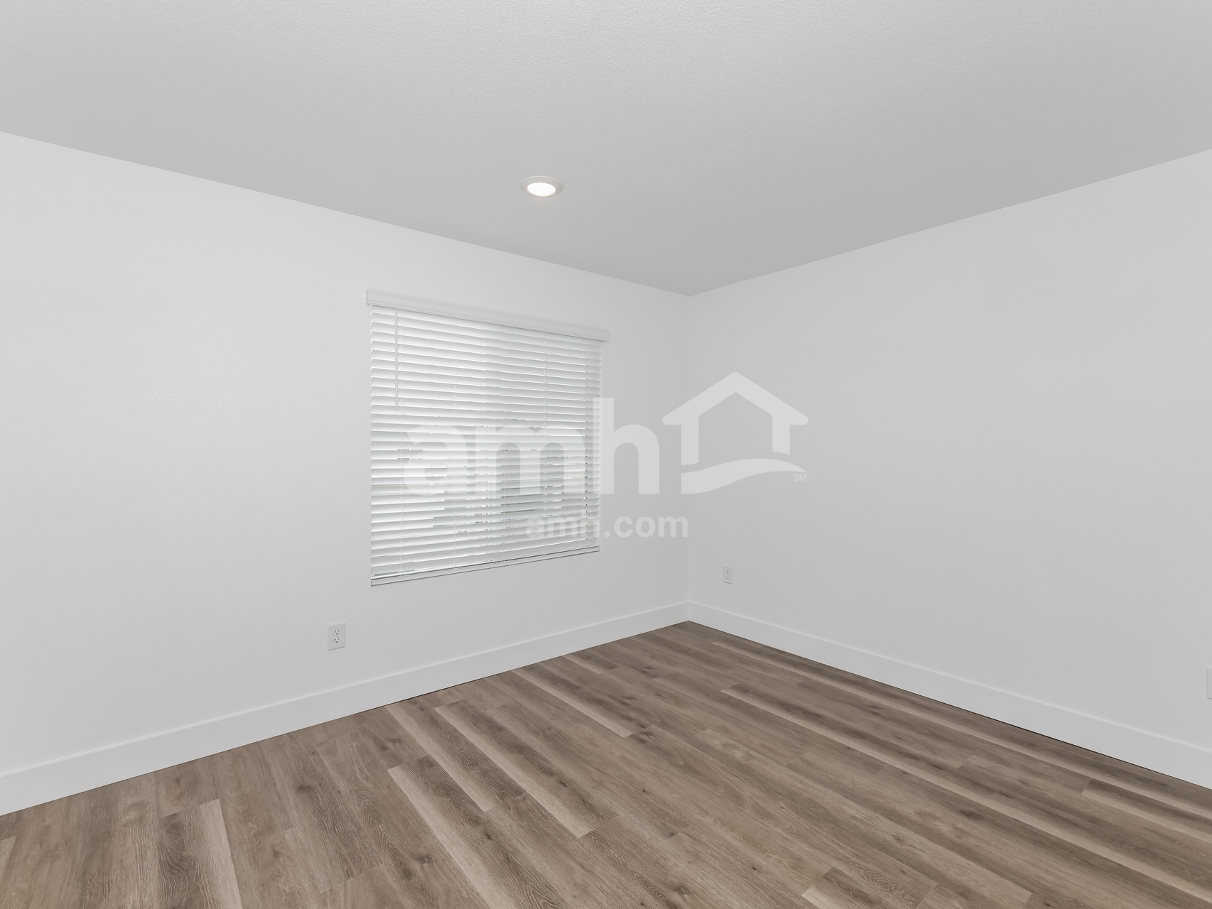 Building Photo - 9578 Marchmont Rd