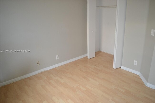 Building Photo - 1935 Madeira Dr