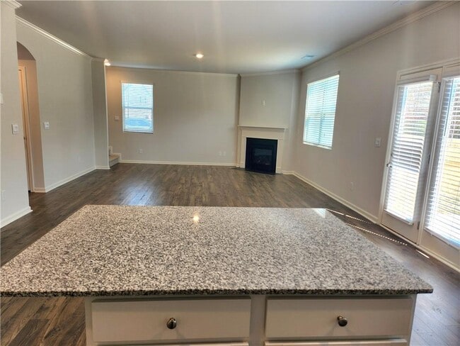 Building Photo - 710 Brookfield Dr