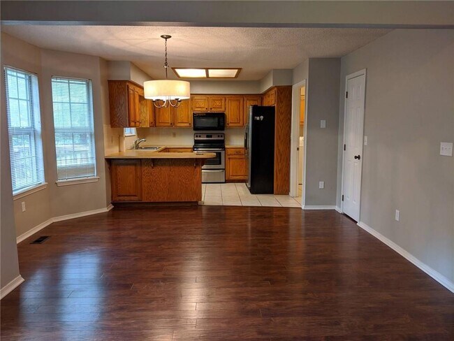 Building Photo - 13765 Apple Ln