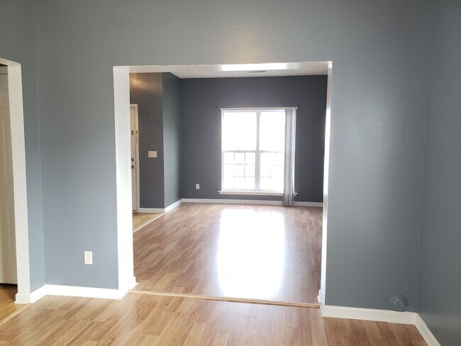 Building Photo - 1127 Fieldstone Dr