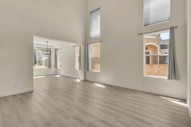 Building Photo - 10 Clearwater Cove