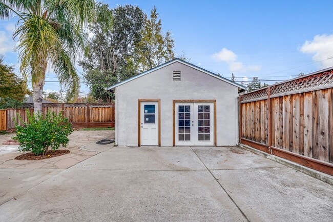 Building Photo - Welcome Home!!! - Great Location, Near Val...