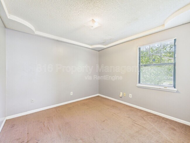 Building Photo - 7115 Bales Ave