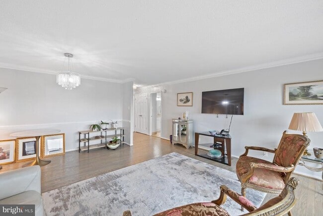 Building Photo - 203 Yoakum Pkwy