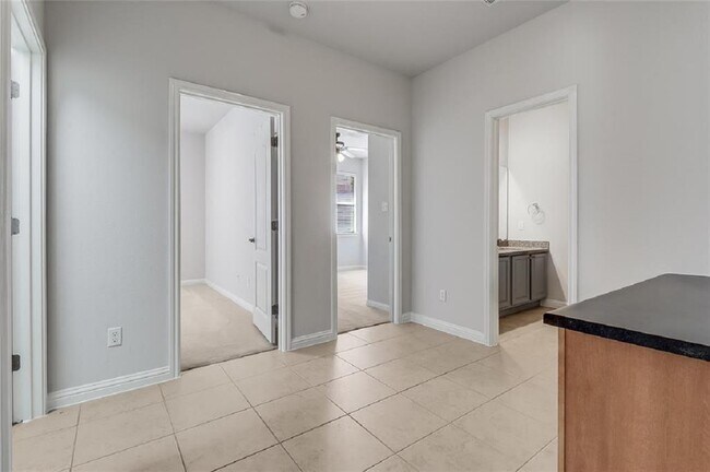 Building Photo - 101 Saddle Ridge Dr