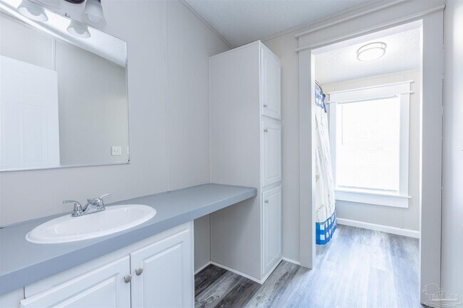 Building Photo - 5816 Congress Ct